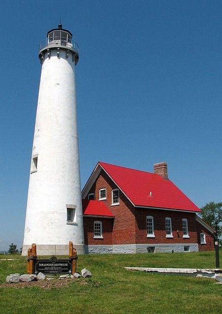 tawas-point-lighthouse