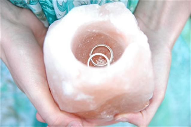 rose-quartz-ring-holder